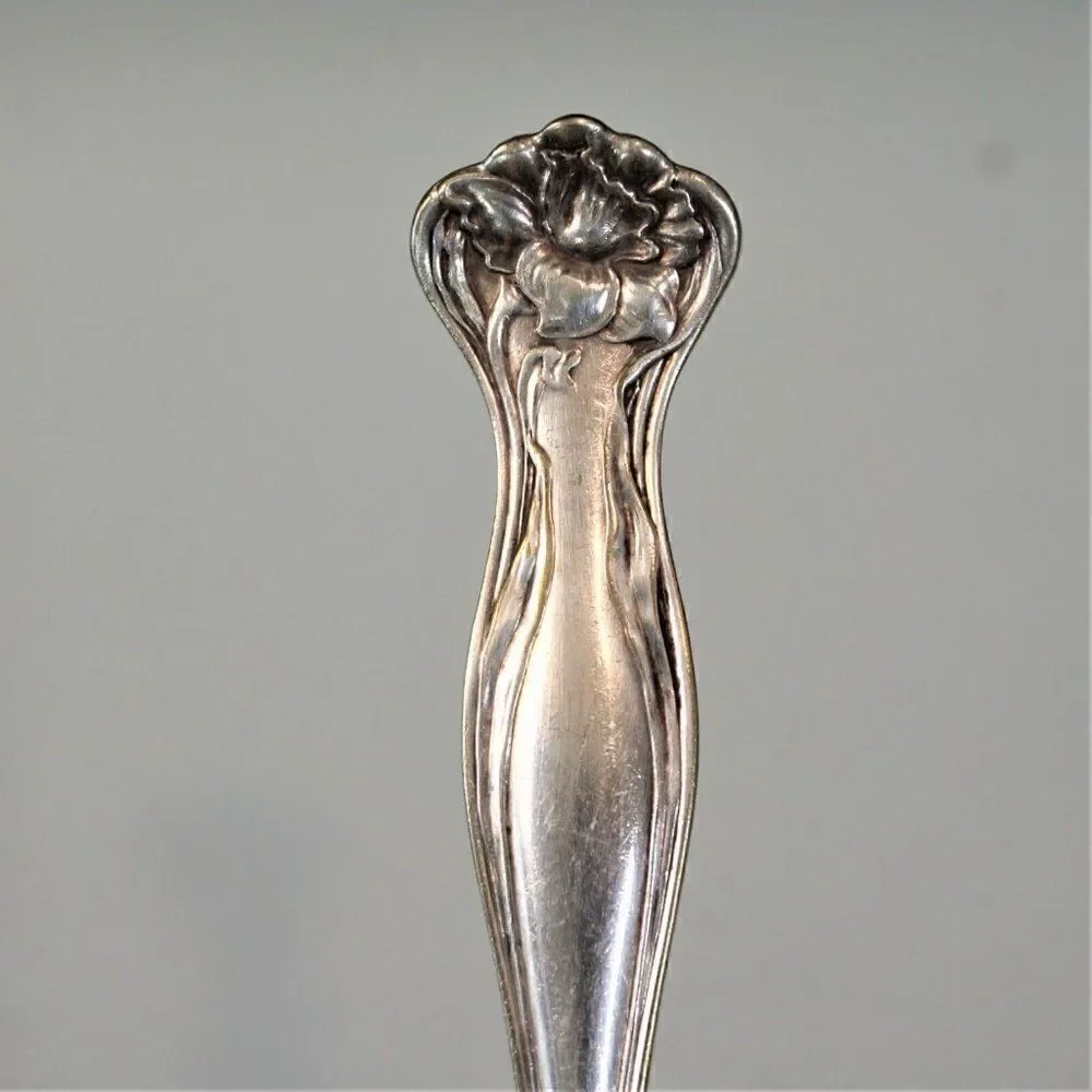Vintage Meat Serving Fork Rogers Bros 1903 Mystic Pattern Silverplate